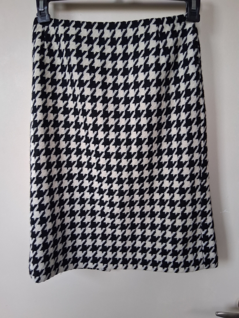 Anne Klein Black and White Houndstooth A-Line Skirt